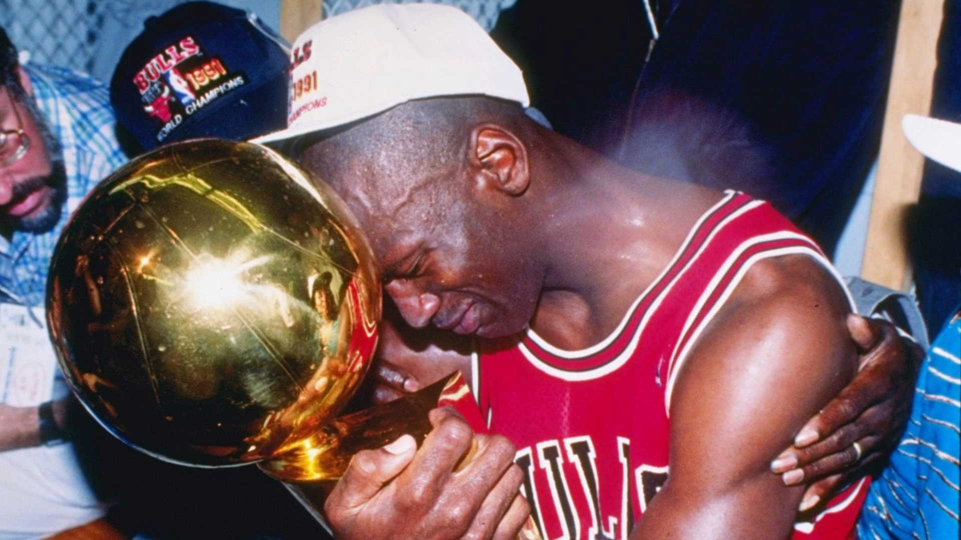 Michael Jordan with the NBA trophy. (Image credits: twitter)