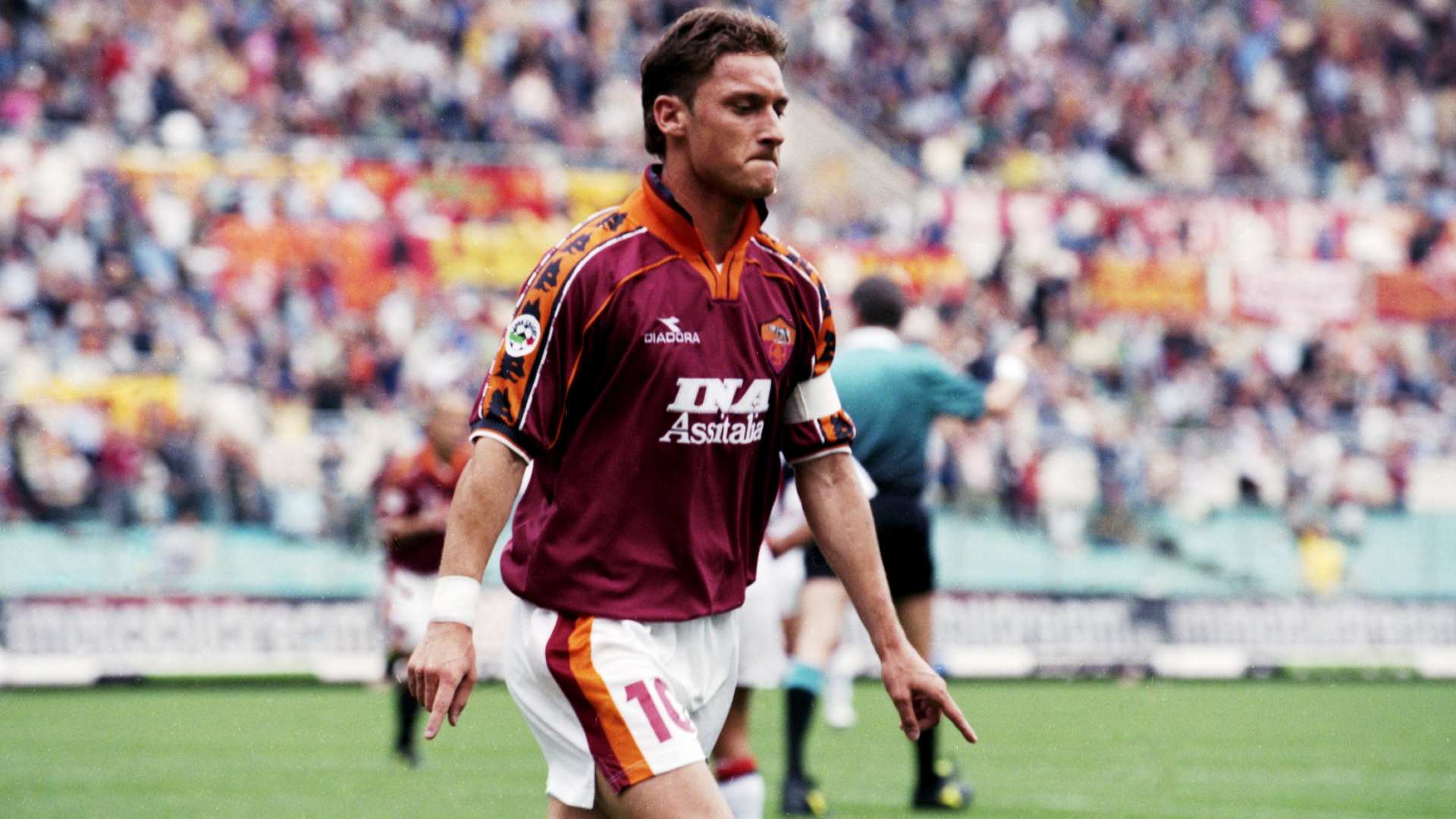 Francesco Totti for Roma, Credit: Twitter/@ASRomaEN