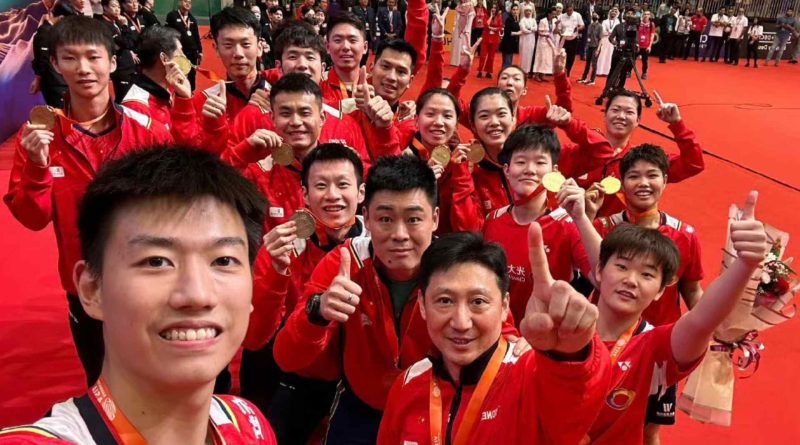 Chinese team after winning the gold medal at Sudirman Cup 2021 (Image Credits - Twitter)