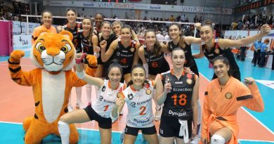 Eczacibasi Dynavit Istanbul team (Image Credits - Volleyball World)