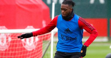 Aaron Wan-Bissaka in a practice session with Manchester United; Credit: Twitter@awbissaka